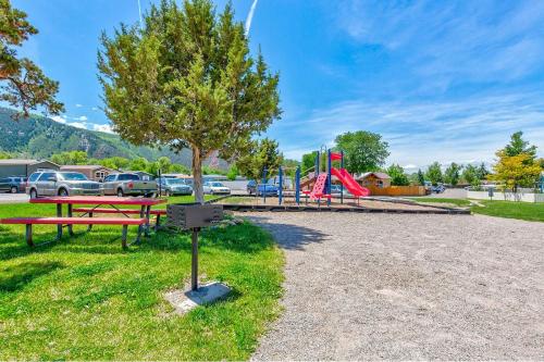 Aspen Basalt Mobile Home Park Playground and Picnic Table